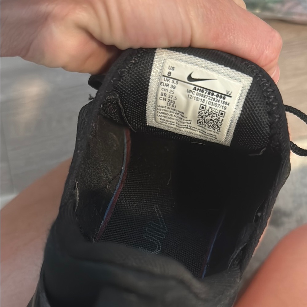 Nike 270 - Picture 6 of 6
